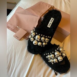 Miu Miu Black Fur Pearl Embellished Flat Slides Size 40
NWT🖤